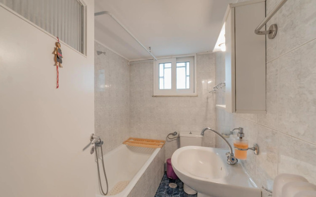 Vintage-style Garden Apartment