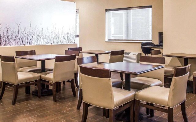 Comfort Inn & Suites Waterloo - Cedar Falls