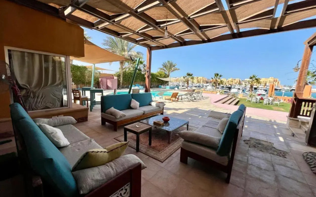 MB 2 Palace New Marina El Gouna