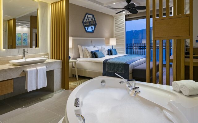 Titanic Luxury Collection Bodrum