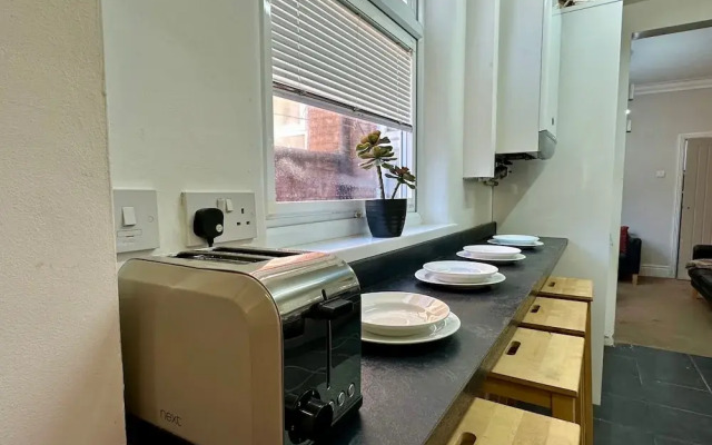 Luxury 4-bed 3 Bathroom House in Leicester City
