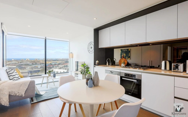 KOZYGURU Docklands Cozy Water View 1BED