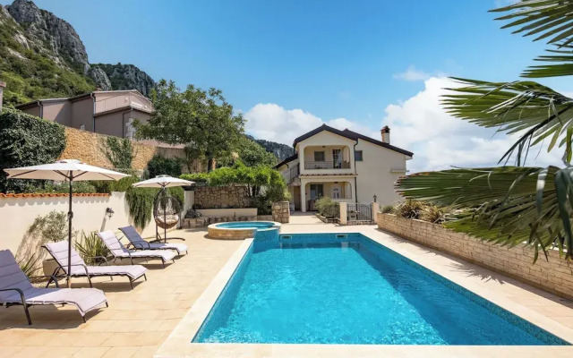Villa Anna With Private Pool And Garden