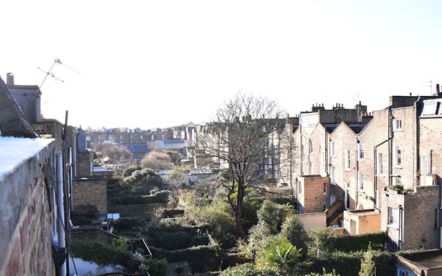 1 Bedroom Flat in Angel With Balcony