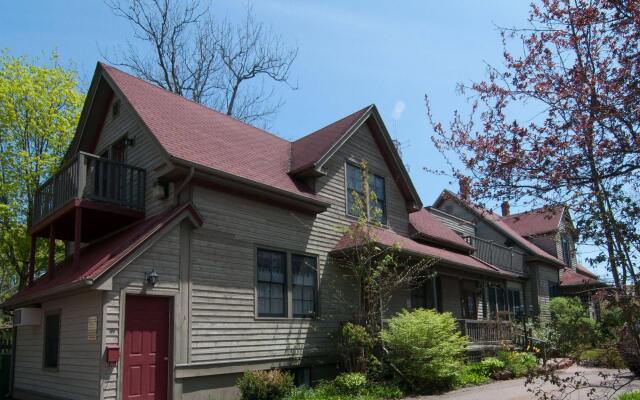 Shipwright Inn