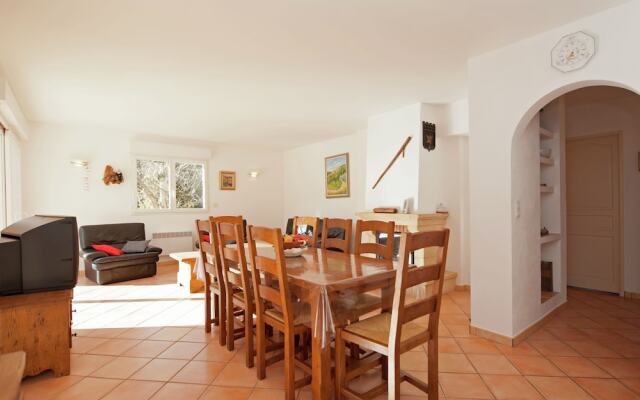 Villa With air Conditioning and Private Pool 1 km From Saint-paul-en-foret and 35 km From the sea