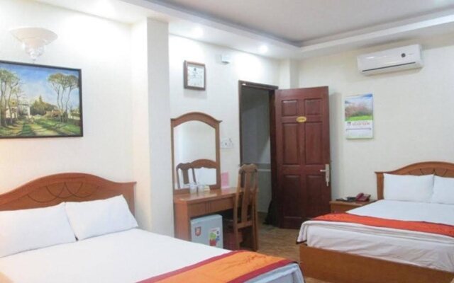 Queen Hotel Saigon Airport