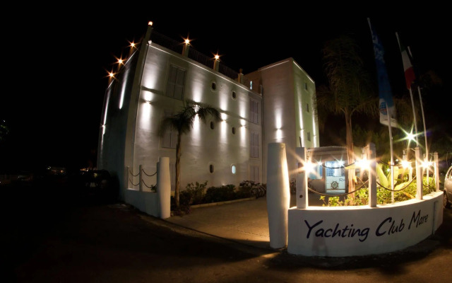Yachting Club Mare