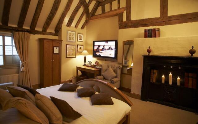 The Greyhound Inn, Pub and Rooms