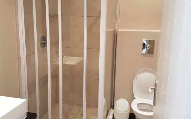 Fairview Bed And Breakfast - Double Bedroom 4