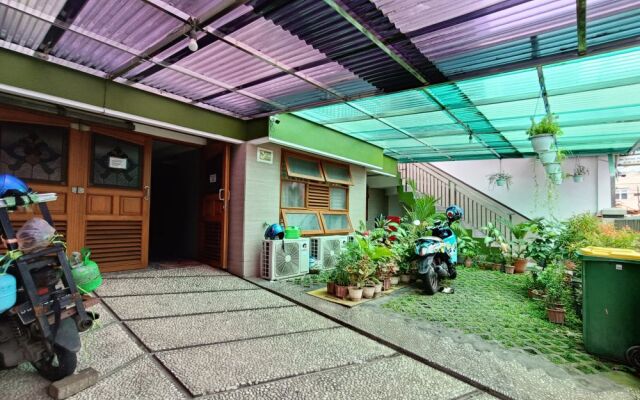 Balqies Homestay Syariah Makassar