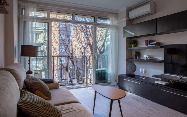 Modern 3bed Apt Next to Madrid Airport, Near Metro