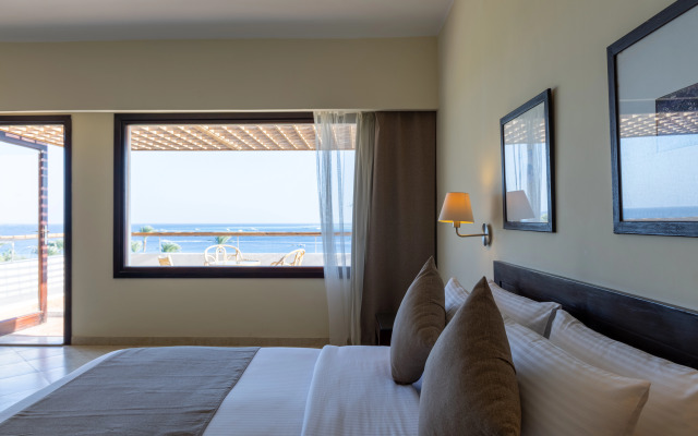 Fort Arabesque Beach Resort