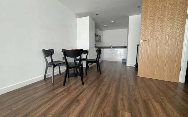 Luxury 2-bed Apartment in Manchester With Parking