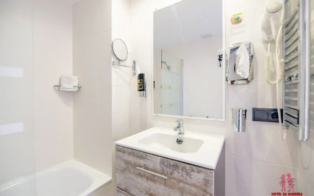 Hotel Sa Barrera - Adults Only
