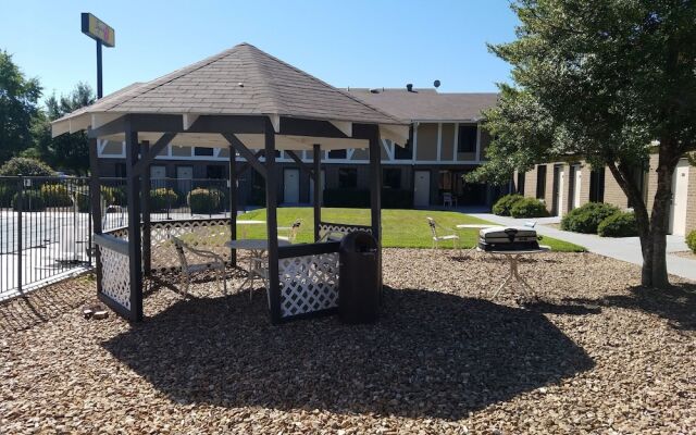 Travelodge Bentonville