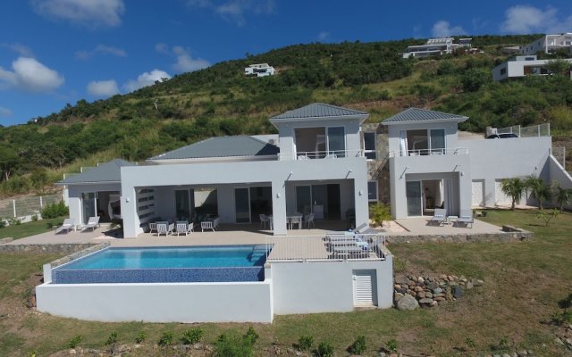 Villa Aqua by Island Properties Online