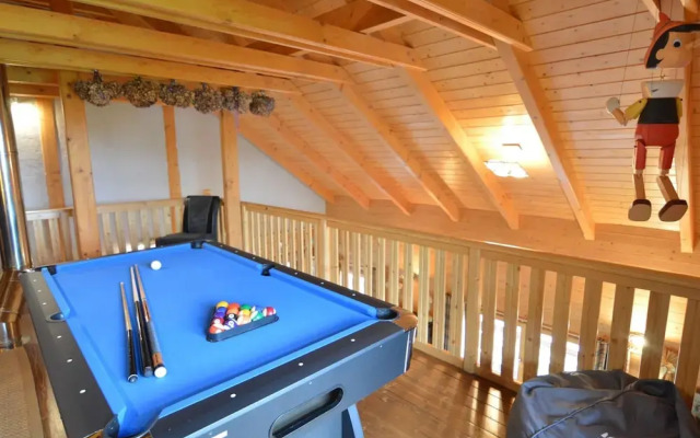 Affluent Chalet in Septon with Whirlpool, Sauna, Hot Tub