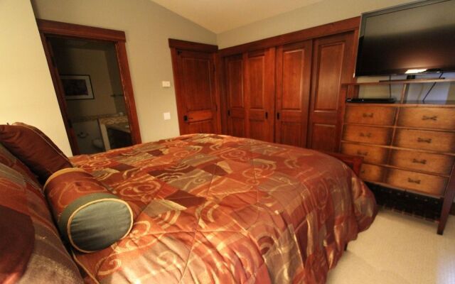 Juniper Crest 1 4 Bedroom Townhouse by RedAwning
