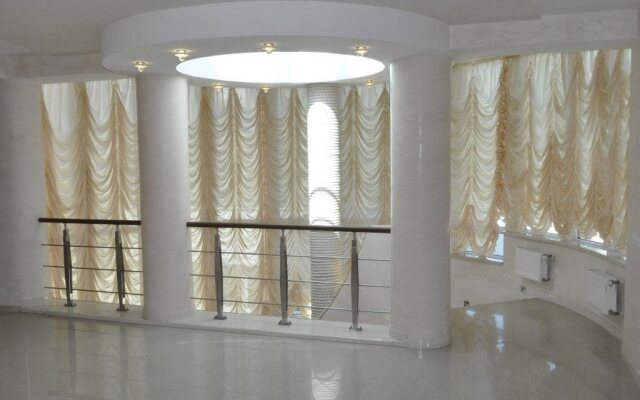 Lux Hotel