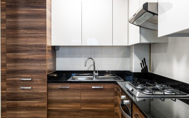 Spectacular 1BR Apartment-Sparkle Towers