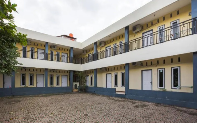 Oyo 2996 Penginapan Villa Balong Bho