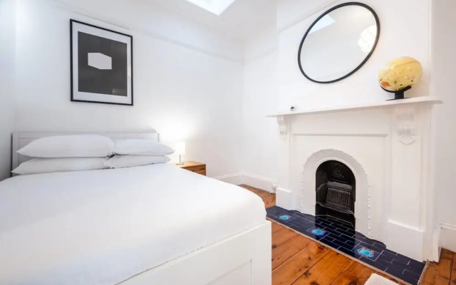 Delightful 4-bed Home Near Centennial Park – Guest Rooms – Sydney