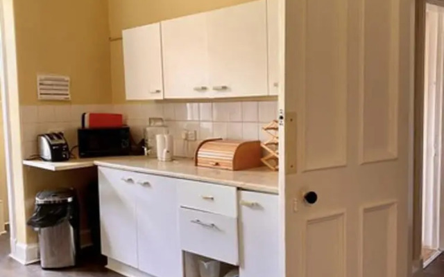 Large 5 Bedroom Flat in Marchmont, Edinburgh