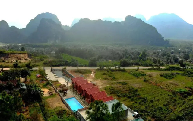 Phong Nha Hillside View Bungalow