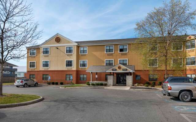 MainStay Suites Columbus North – Worthington