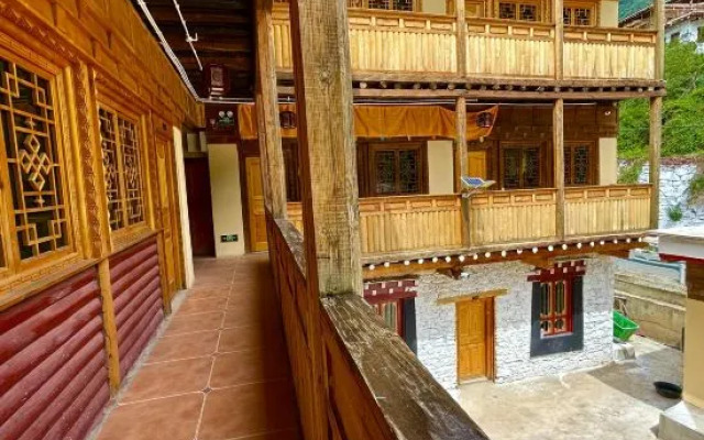 Danba Coni Bocang Homestay