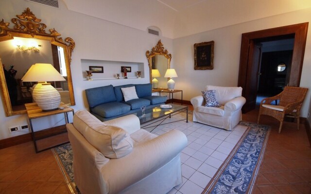 Ravello Art Apartments