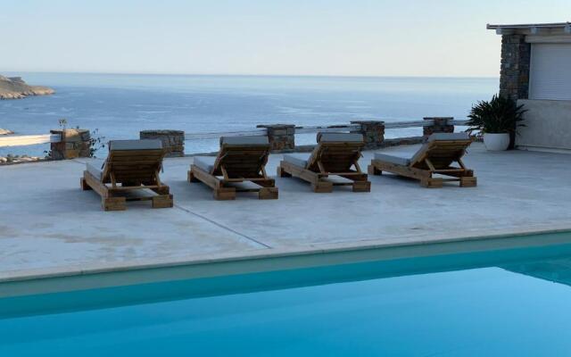 Petra House Kea 12776742