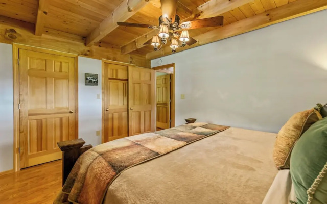 Cabin w/ Hot Tub, Theater & Games!