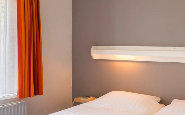 Spacious Bungalow with Dishwasher near Hunebedcentrum
