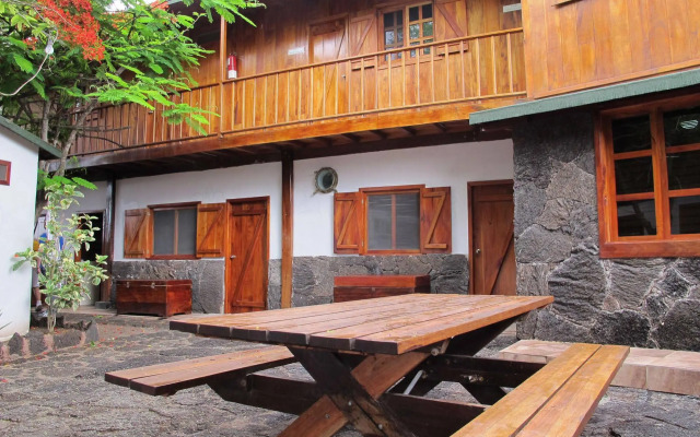 The Wooden House Lodge