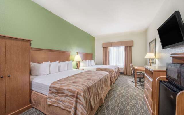 Baymont by Wyndham Pearsall