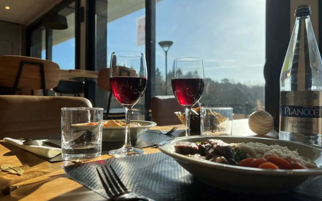 Brit Hotel - Hotel de l'Hippodrome