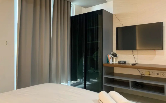 Modern And Comfort Design Studio Room At West Vista Apartment – Guest Rooms – Jakarta