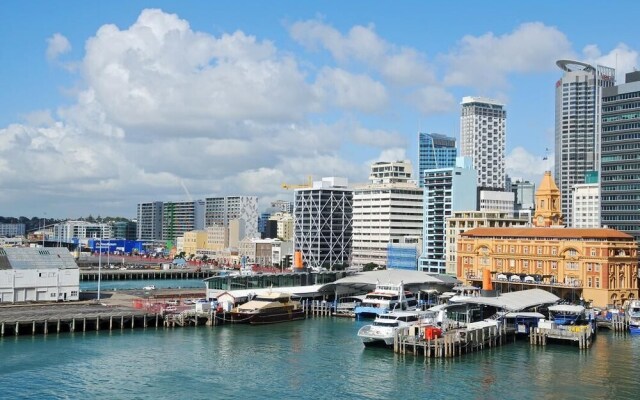 QV Absolute Waterfront with Carpark (481)