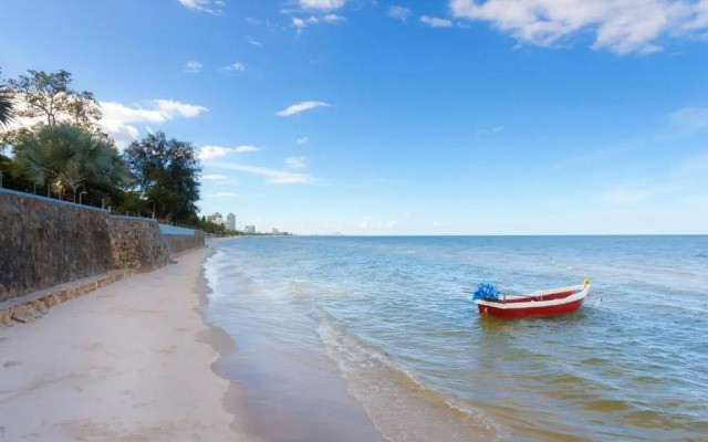 The Summer Hua Hin by Pantakarn