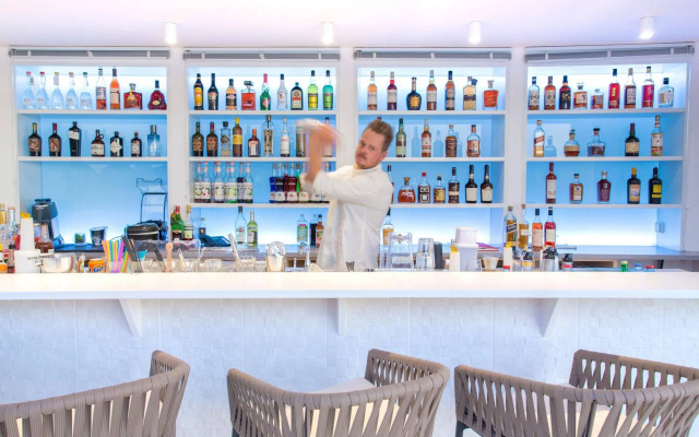 Akoya Hotel & Spa