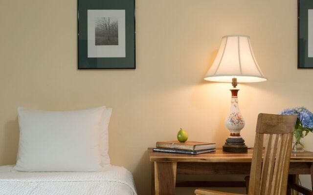 The Woodstock Inn on the Millstream