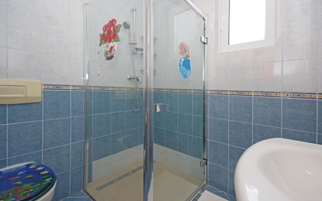 Awesome Home in Makarska With Wifi and 1 Bedrooms