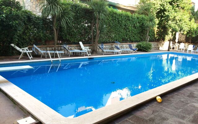 The Pool House Suite
