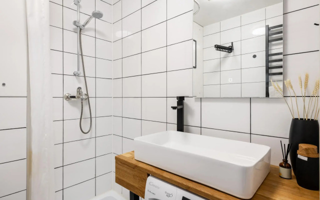 Sunmarine apartments (Sanmarine apartments) on Malaya Ochakovskaya street 4a k2