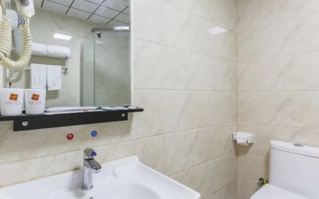 Linyi Shankee Hotel Jiefang East Road Jiuzhou Shopping Center – Bathroom – Linyi
