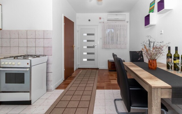 Awesome Home in Malinska With Wifi and 2 Bedrooms