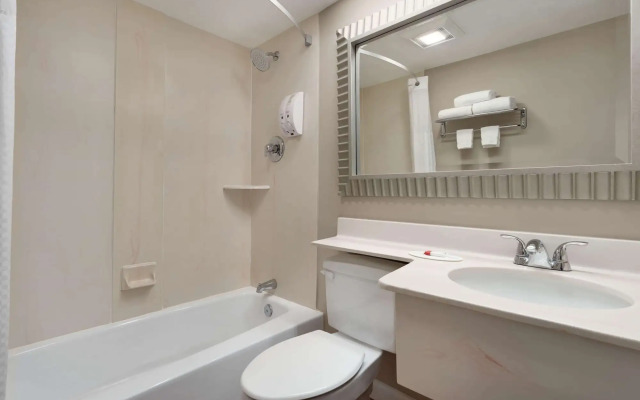 Super 8 by Wyndham West Greenwich/Providence