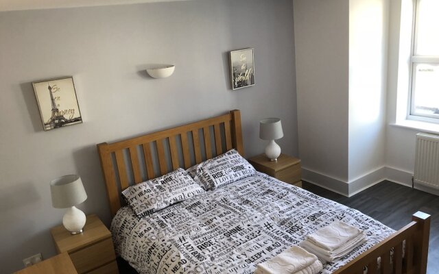 Bournemouth Holiday Let With Hot Tub & Sauna